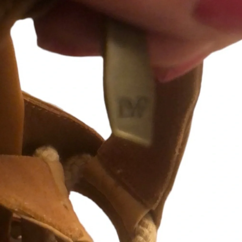 Diane Von Furstenberg size 10 caramel / tan leather platform heel rope detail